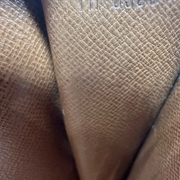 Louis Vuitton monogram posh documents holder - Picture 7 of 10